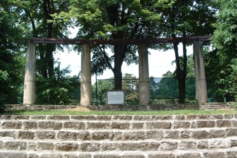 Kőszínház - Emlékmű Balatonfüred